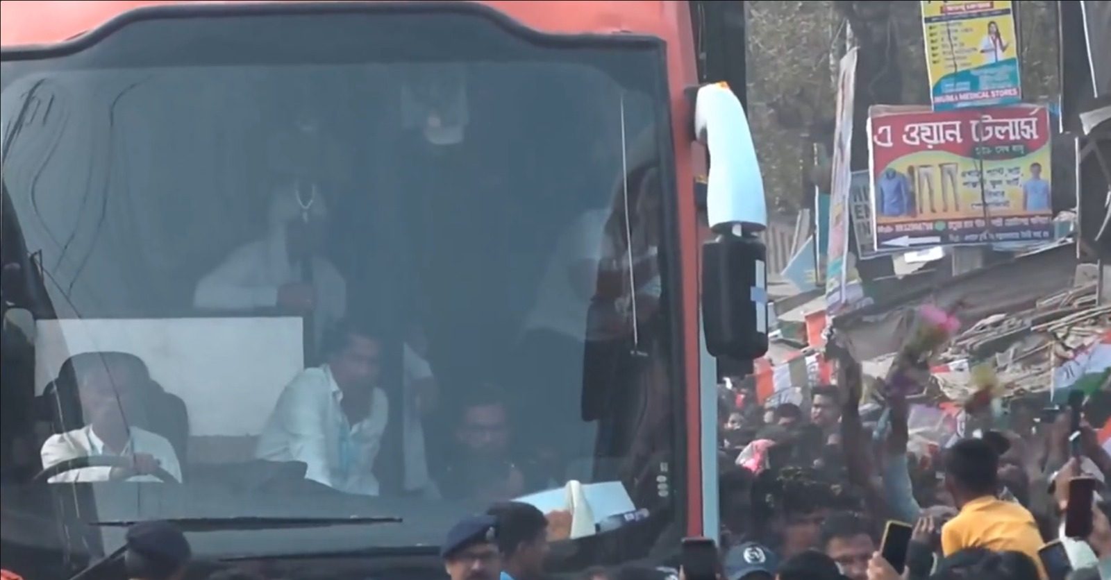 Rear windscreen of Rahul Gandhi’s automobile in Nyay Yatra smashed in Bengal’s Malda District